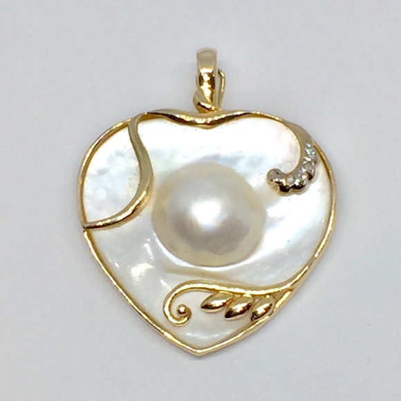 14kt Heart Shaped Mobe Pearl Pendant - Picture 1 of 4